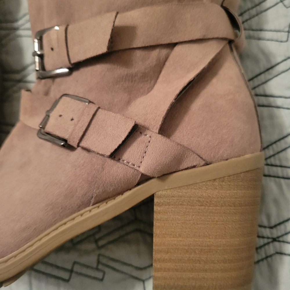 Target booties - Picture 3 of 7